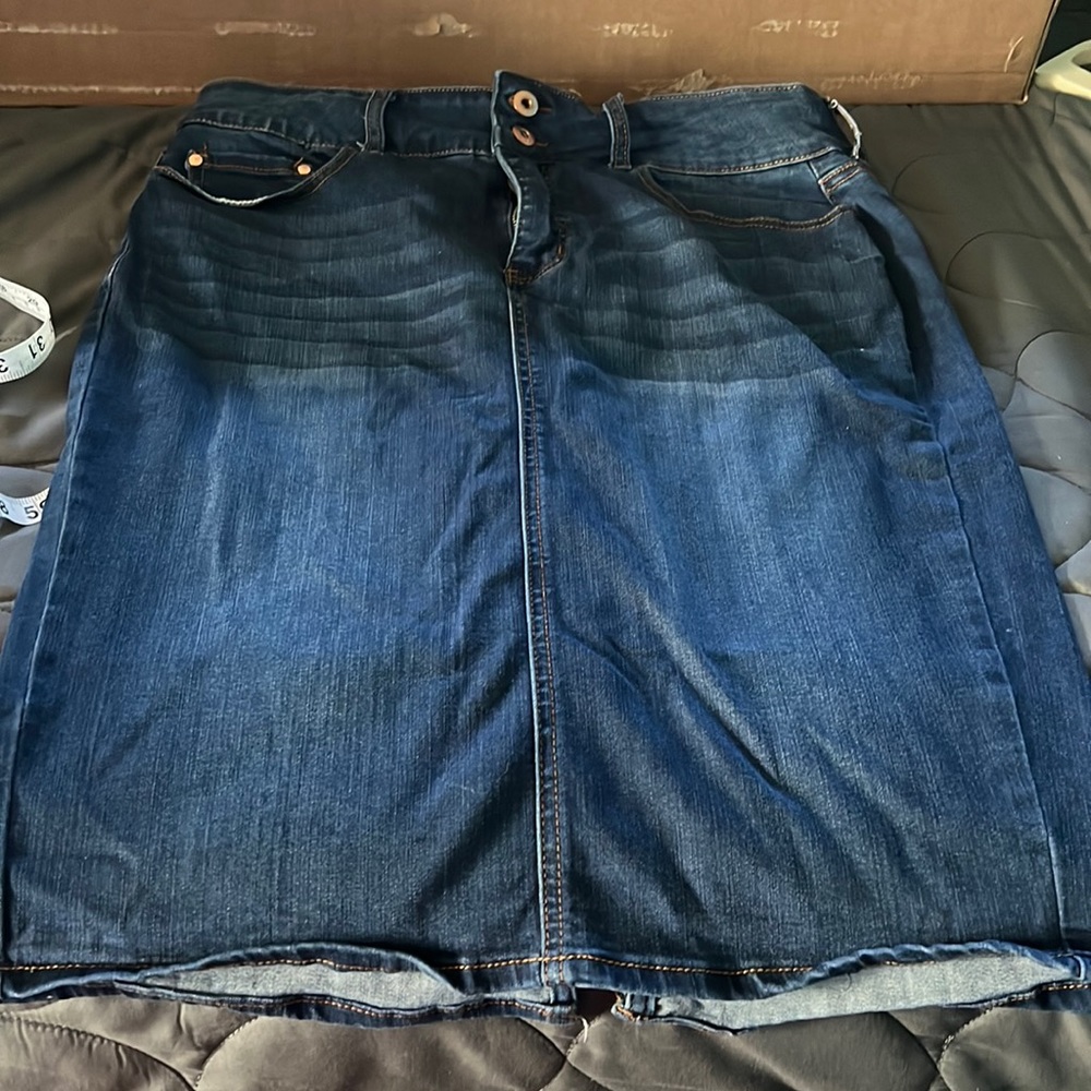Denim pencil skirt